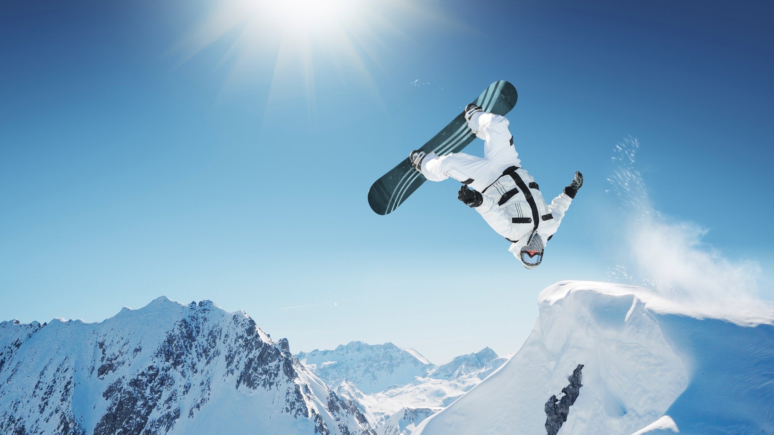 九游互动体验-双线告捷，Faker破局迷雾，利物浦红潮席卷